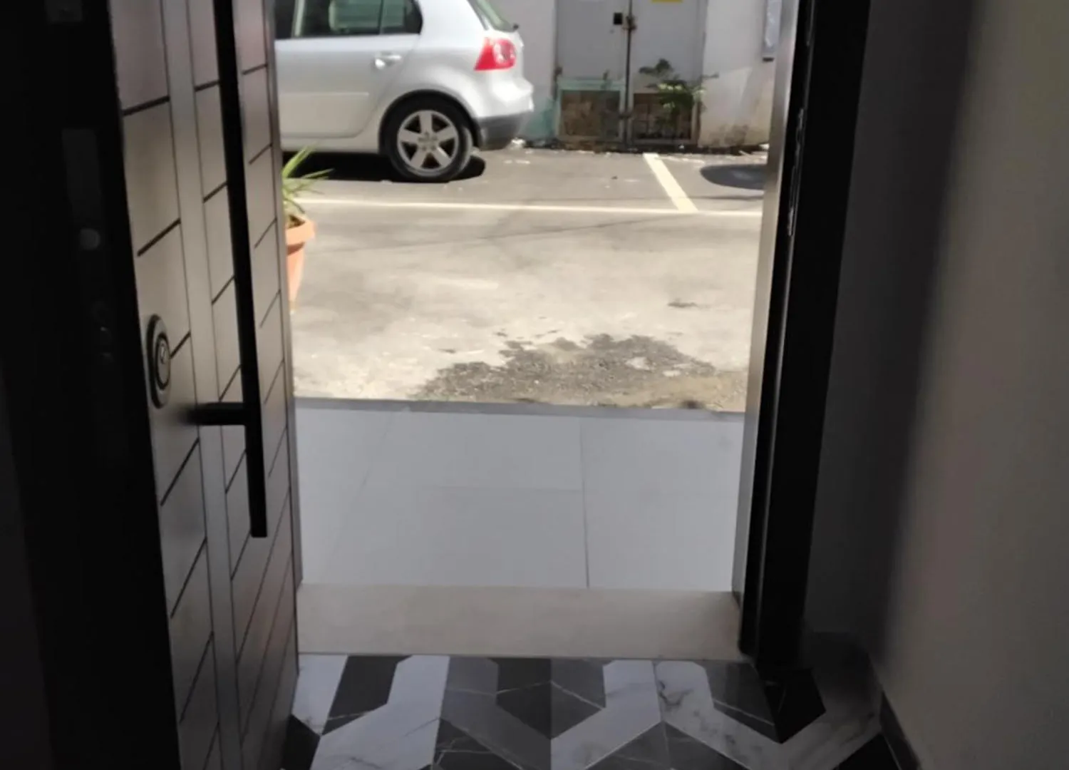 דירה טיראנה Cozy Centrally Located Room For Up To Three Or Four Guests Family Rooms 10 Min Walk From City Center