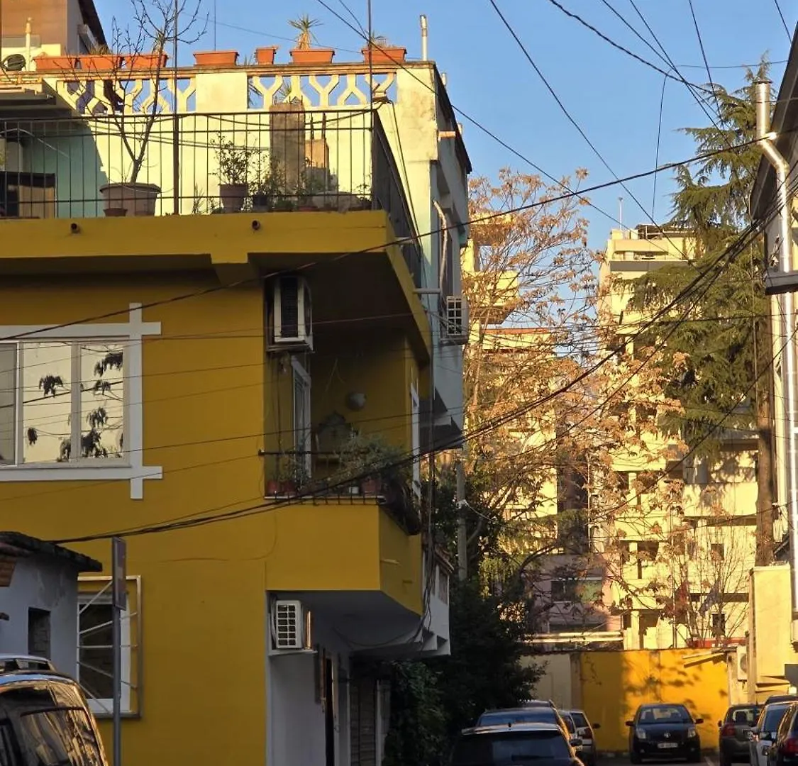 טיראנה Cozy Centrally Located Room For Up To Three Or Four Guests Family Rooms 10 Min Walk From City Center אלבניה